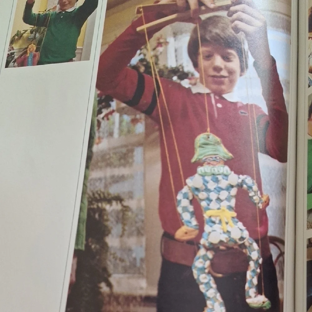 Treasury of Christmas Crafts & Foods Book